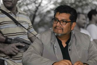 Un sacerdote-giornalista sfida la criminalità in Messico