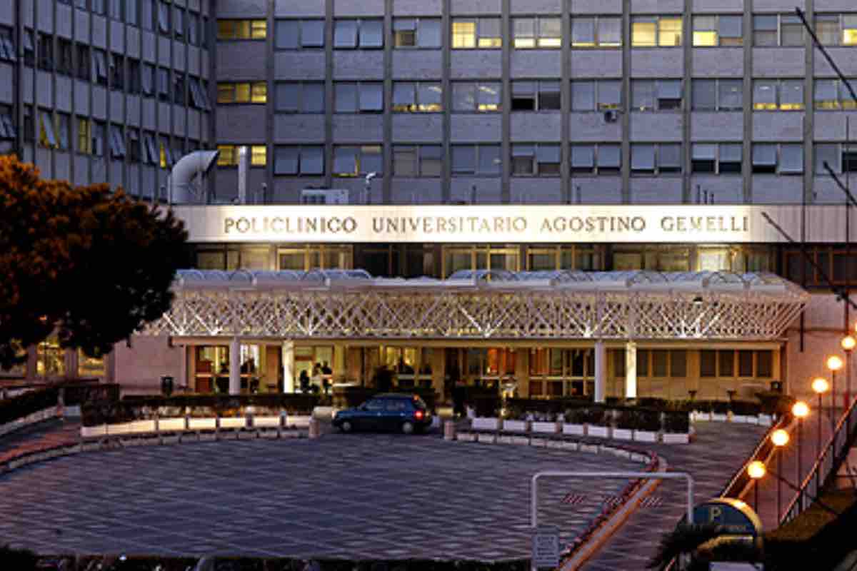 Papa Francesco è stato ricoverato presso il Policlinico Universitario Fondazione Agostino Gemelli di Roma.