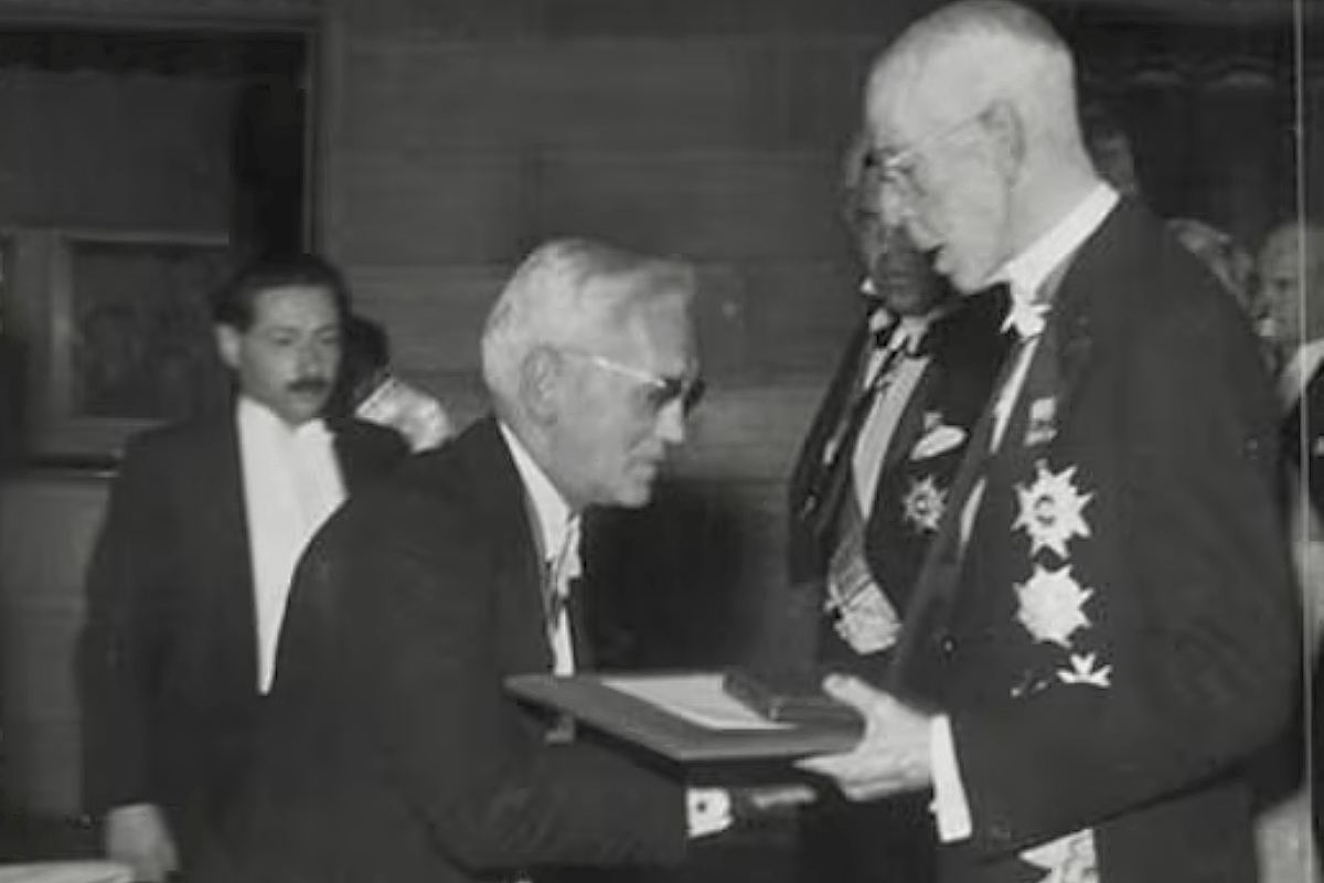 La straordinaria vita di Alexander Fleming: da una muffa a una rivoluzione antibiotica