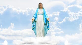 La questione dell'intercessione di Maria può essere vista come un invito a riflettere su come ci relazioniamo con le informazioni e le esperienze che ci circondano