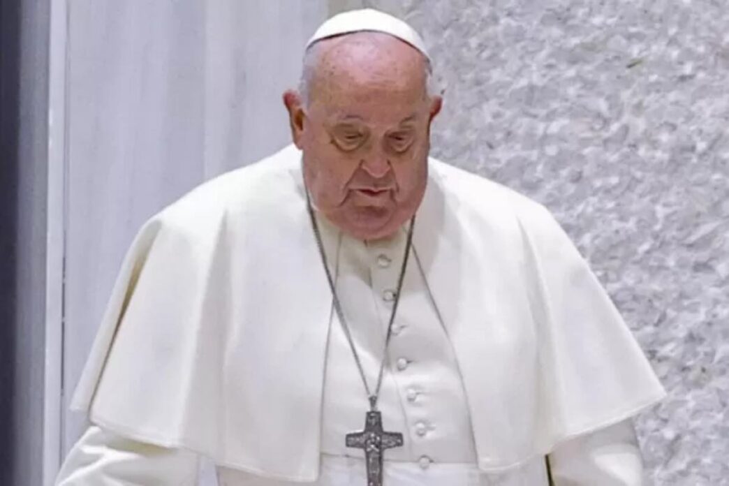 Nella notte tra il 9 e il 10 marzo, Papa Francesco ha vissuto un momento di riposo tranquillo, un segnale positivo per la sua salute dopo le recenti preoccupazioni mediche.