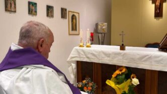 Papa Francesco: nulla può impedire di pregare e amare