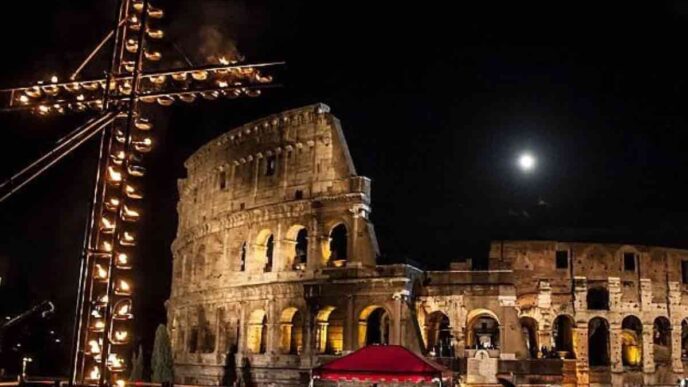 La Via Crucis, una delle più toccanti espressioni della pietà cristiana, ha trovato nel Colosseo di Roma un luogo privilegiato di celebrazione grazie all'opera instancabile di San Leonardo da Porto Maurizio.