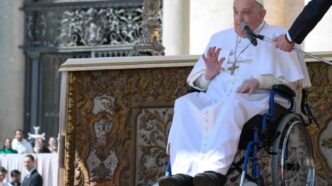 Papa Francesco in Piazza San Pietro: un momento di commozione e spiritualità