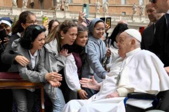 Papa Francesco sorpresa nella Domenica delle Palme: seconda comparsa in Piazza San Pietro