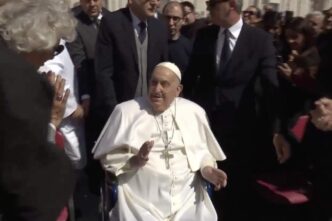 Papa Francesco: l'importanza della presenza in un mondo sempre più digitale