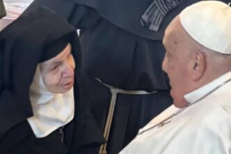 Chi è Suor Francesca la suora che ha parlato con Papa Francesco