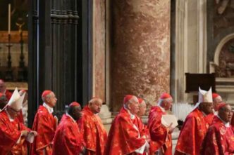 Se entro tre giorni non si raggiungerà un consenso, è previsto un giorno di pausa per la riflessione e la preghiera, come da tradizione .