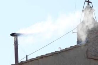 La fumata bianca dal comignolo della Cappella Sistina è il simbolo di questa intesa
