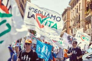 Manifestazione per la vita a Roma: 10 maggio, Piazza della Repubblica, quarta edizione dell'evento che difende il diritto alla vita.