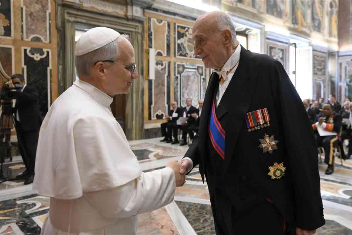 Il secondo pilastro del suo discorso è stato la giustizia. Per Leone XIV, perseguire la pace richiede un impegno incessante nella pratica della giustizia.