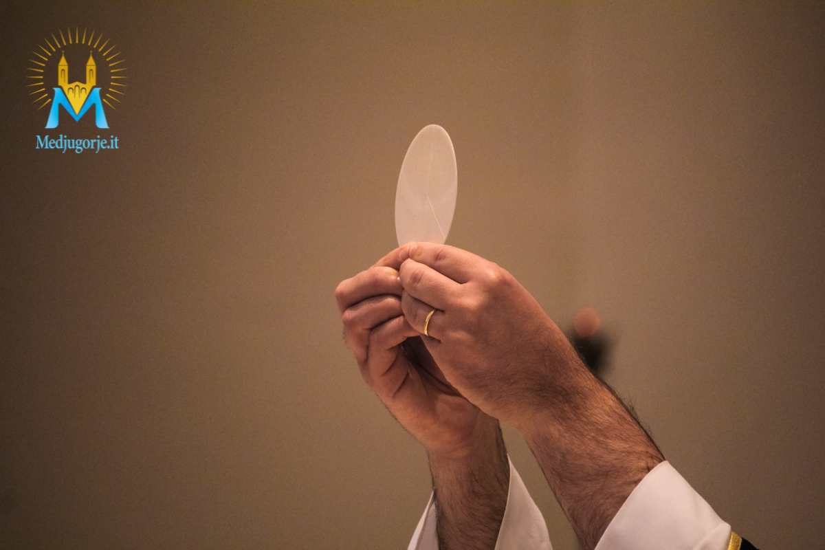 In Italia, il dato è ancora più allarmante: circa il 24% degli intervistati ha dichiarato di non appartenere più alla propria confessione religiosa d’origine