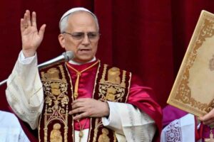 papa leone che benedice