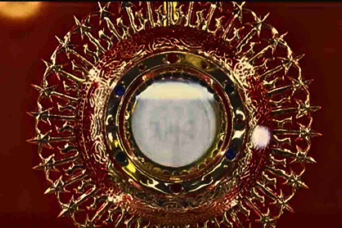 la Santa Sede riconosce il miracolo eucaristico in India
