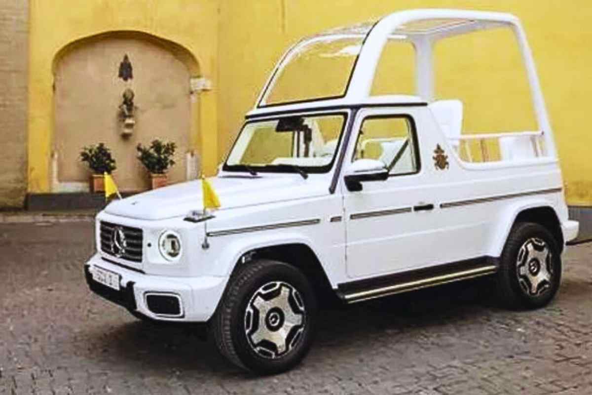 la nuova papamobile di Leone XIV