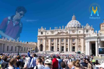 Carlo Acutis e Pier Giorgio Frassati saranno canonizzati insieme il 7 settembre 2025, in una celebrazione che si preannuncia storica per la Chiesa e per milioni di fedeli italiani.