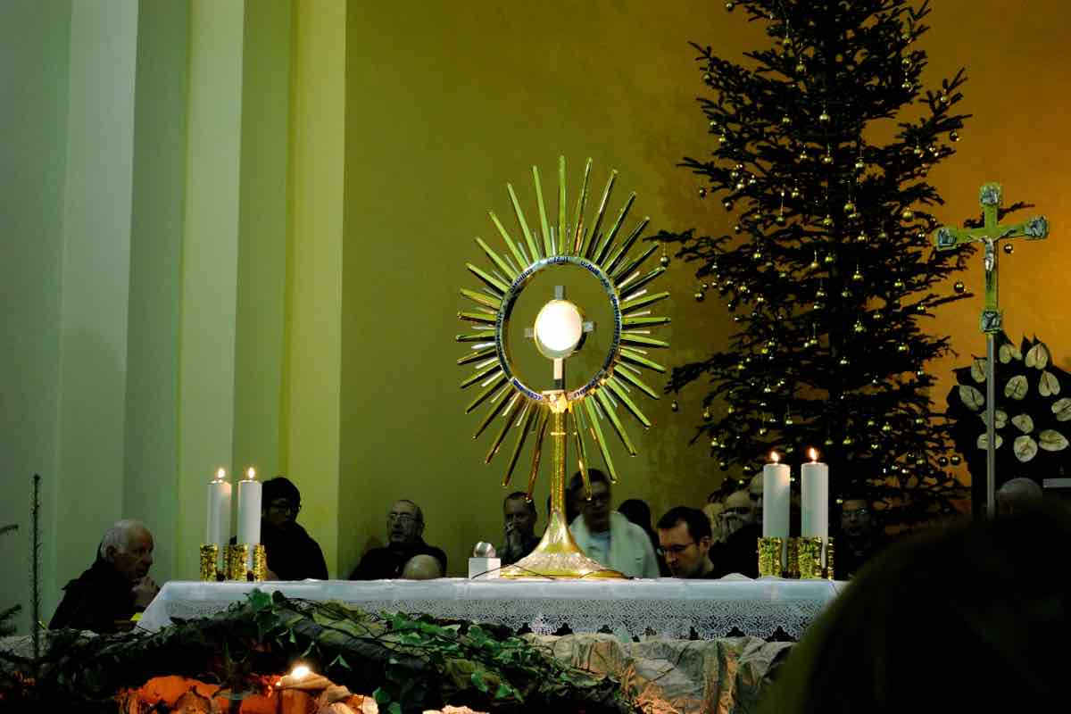 Non era una preghiera comoda, né disimpegnata. Era una preghiera fatta con il rischio della vita, con la consapevolezza che essere testimoni nel mondo poteva costare caro