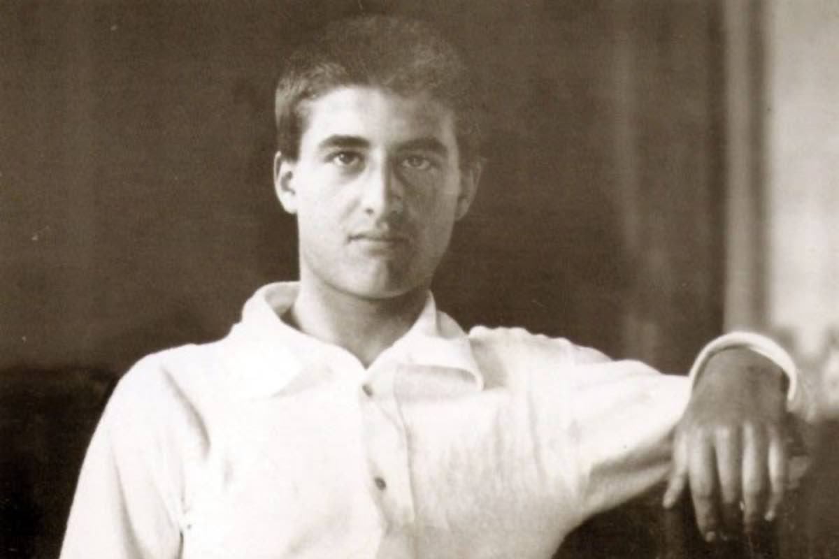 Frassati amava dire che "la fede va vissuta", e lo faceva visitando malati, aiutando famiglie bisognose, distribuendo la Comunione e difendendo la dignità umana anche nei luoghi di lavoro