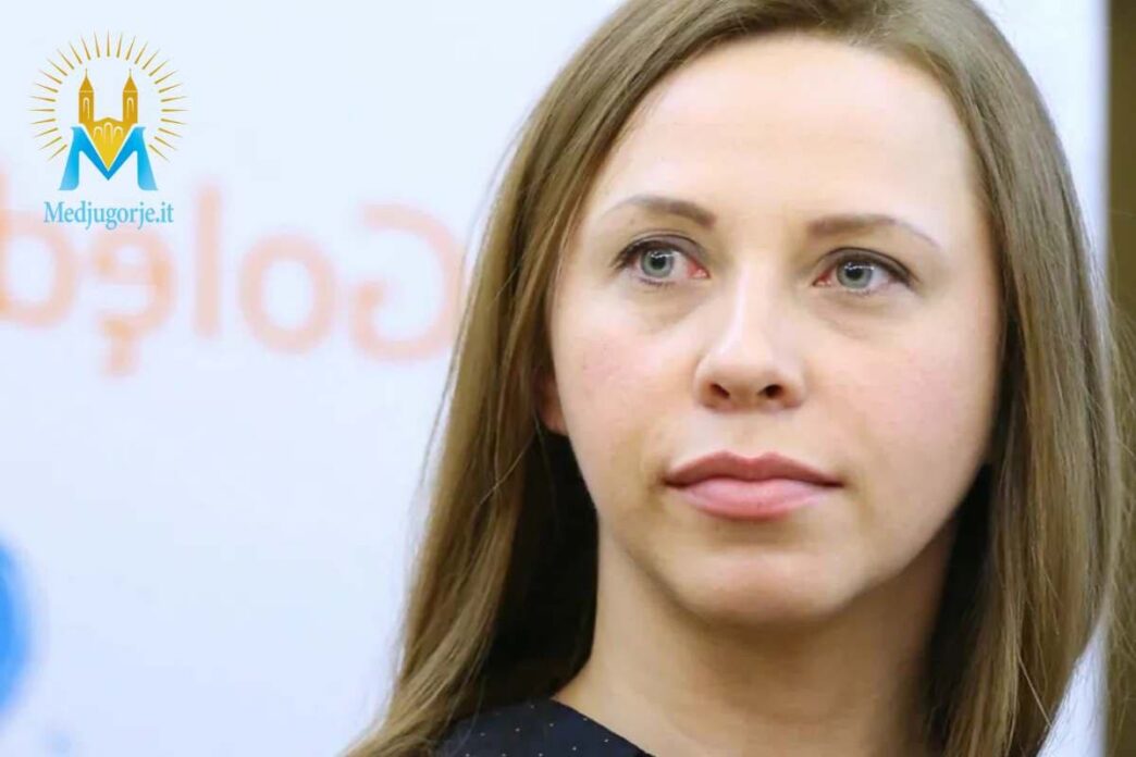Ex modella, protagonista del gossip italiano, conosciuta per aver frequentato ambienti politici e mondani, Ania ha vissuto un’esperienza estrema: la possessione diabolica
