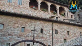 eremo fu fondato da San Francesco d’Assisi agli inizi del XIII secolo come luogo appartato per la meditazione e la preghiera, lontano dal trambusto cittadino