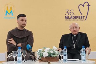 A presentare il programma saranno l’arcivescovo Aldo Cavalli, visitatore apostolico con ruolo speciale per la parrocchia di Medjugorje, e fra Zvonimir Pavičić, parroco del luogo