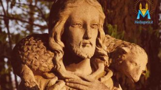 In mezzo alle prove, il Pastore divino ci parla, ci chiama per nome e ci conduce verso pascoli di pace.