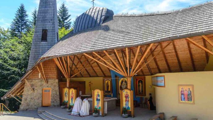 Negli anni, il luogo è diventato meta di pellegrinaggi, raccogliendo intorno a sé una fervente devozione popolare. Tuttavia, fino ad oggi, mancava una presa di posizione ufficiale da parte delle autorità ecclesiastiche