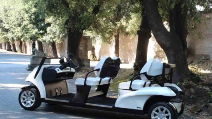 Due nuove “papamobile”, più verdi e leggere, che guardano al futuro della mobilità con lo stile sobrio del Vangelo.