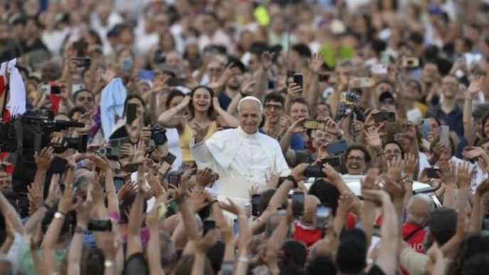 Il Pontefice ha messo in luce la profonda valenza spirituale del pellegrinaggio, descrivendolo come un tempo di grazia per riscoprire il senso della propria vita alla luce della fede