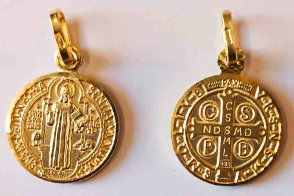 i benefici della medaglia di san benedetto