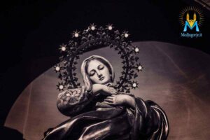 Dal canto del Magnificat, innalzato dopo l’incontro con Elisabetta, fino alla sua glorificazione in cielo in anima e corpo, Maria è segno di speranza e certezza per ogni credente.