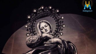 Dal canto del Magnificat, innalzato dopo l’incontro con Elisabetta, fino alla sua glorificazione in cielo in anima e corpo, Maria è segno di speranza e certezza per ogni credente.