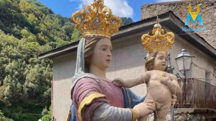 La festa della Madonna di Polsi, che ogni anno richiama migliaia di pellegrini, non avrà luogo a causa dei ritardi nei lavori di messa in sicurezza della strada principale di accesso