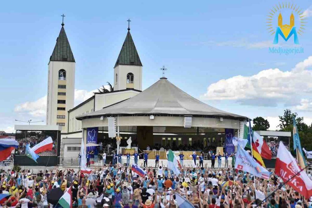 Dal 1° settembre, il programma quotidiano subirà alcune modifiche che interessano sia i momenti comunitari in chiesa, sia gli appuntamenti sui monti che hanno reso celebre questo luogo mariano.