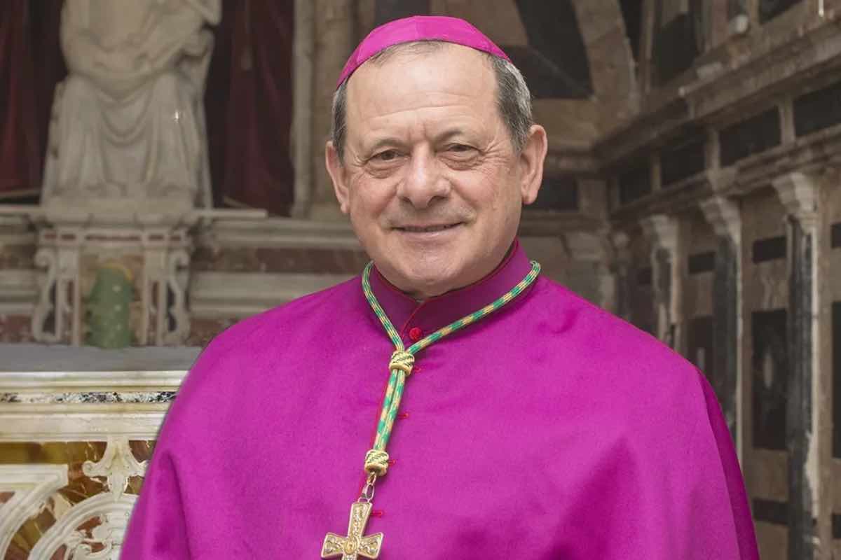Il vescovo di Locri-Gerace, Francesco Oliva, ha espresso il suo profondo rammarico definendo la cancellazione della festa «una sconfitta per tutti» e una «occasione persa» per la comunità