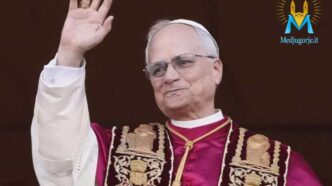 Papa Leone XIV, durante l’udienza generale in Aula Paolo VI, ha lanciato un appello forte e chiaro: il 22 agosto, memoria liturgica della Beata Vergine Maria Regina, i fedeli sono chiamati a vivere una giornata di digiuno e preghiera.