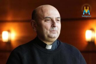 Qui tutti chiedono pietà: pietà, compassione, misericordia. Implorano che si fermi questa guerra, che smettano di sparare, di bombardare, di uccidere