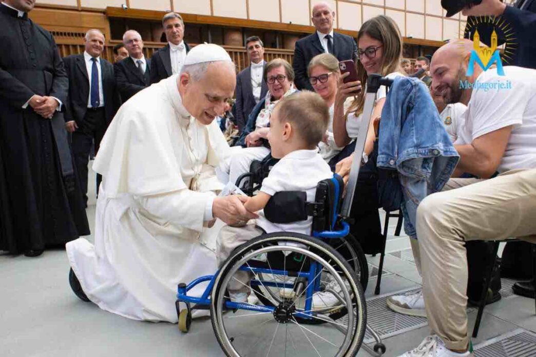 Papa Leone XIV ha scelto di mettere al centro la parabola evangelica del Buon Samaritano, figura che rappresenta l’amore concreto, capace di chinarsi sulle ferite dell’altro