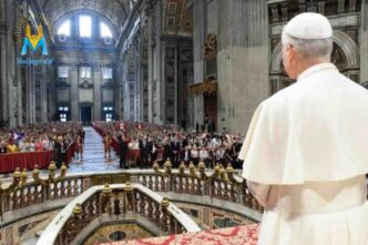 ritrovarsi in Piazza San Pietro, l’11 ottobre, per recitare insieme il Rosario per la pace.