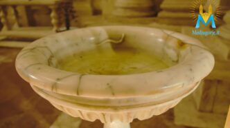 Acqua benedetta, perché la usiamo entrando in chiesa