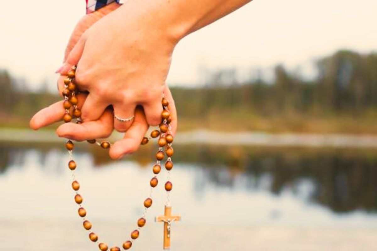 la preghiera del rosario e gli sposi