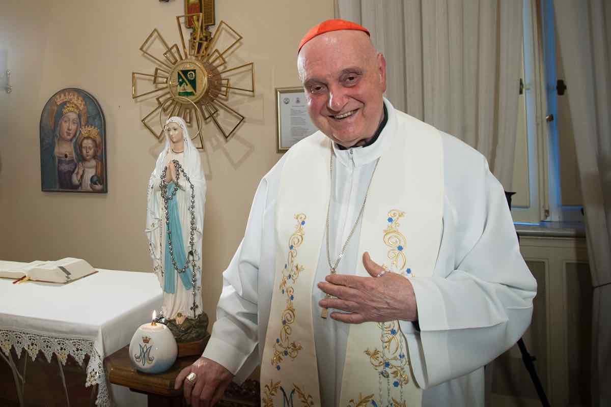 la Basilica Papale di San Paolo fuori le Mura sarà il cuore pulsante dell’incontro: alle ore 16.00 il cardinale Angelo Comastri guiderà l’Adorazione eucaristica