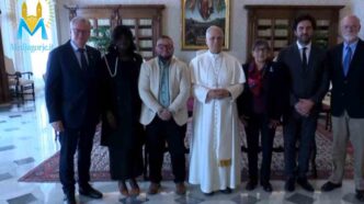 Papa Leone XIV con le vittime di abusi del clero