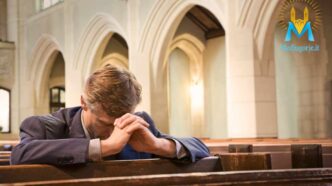 Perché si fa genuflessione in chiesa