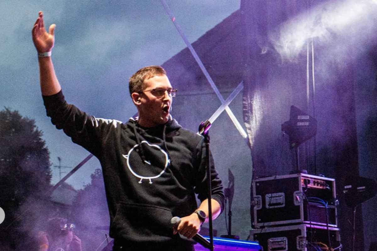 Ha abbandonato la fede, oggi è il rapper di Dio