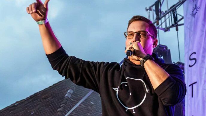 Ha abbandonato la fede, oggi è il rapper di Dio