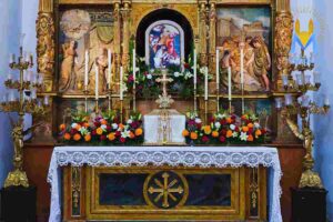 reliquie dei santi sotto gli altari