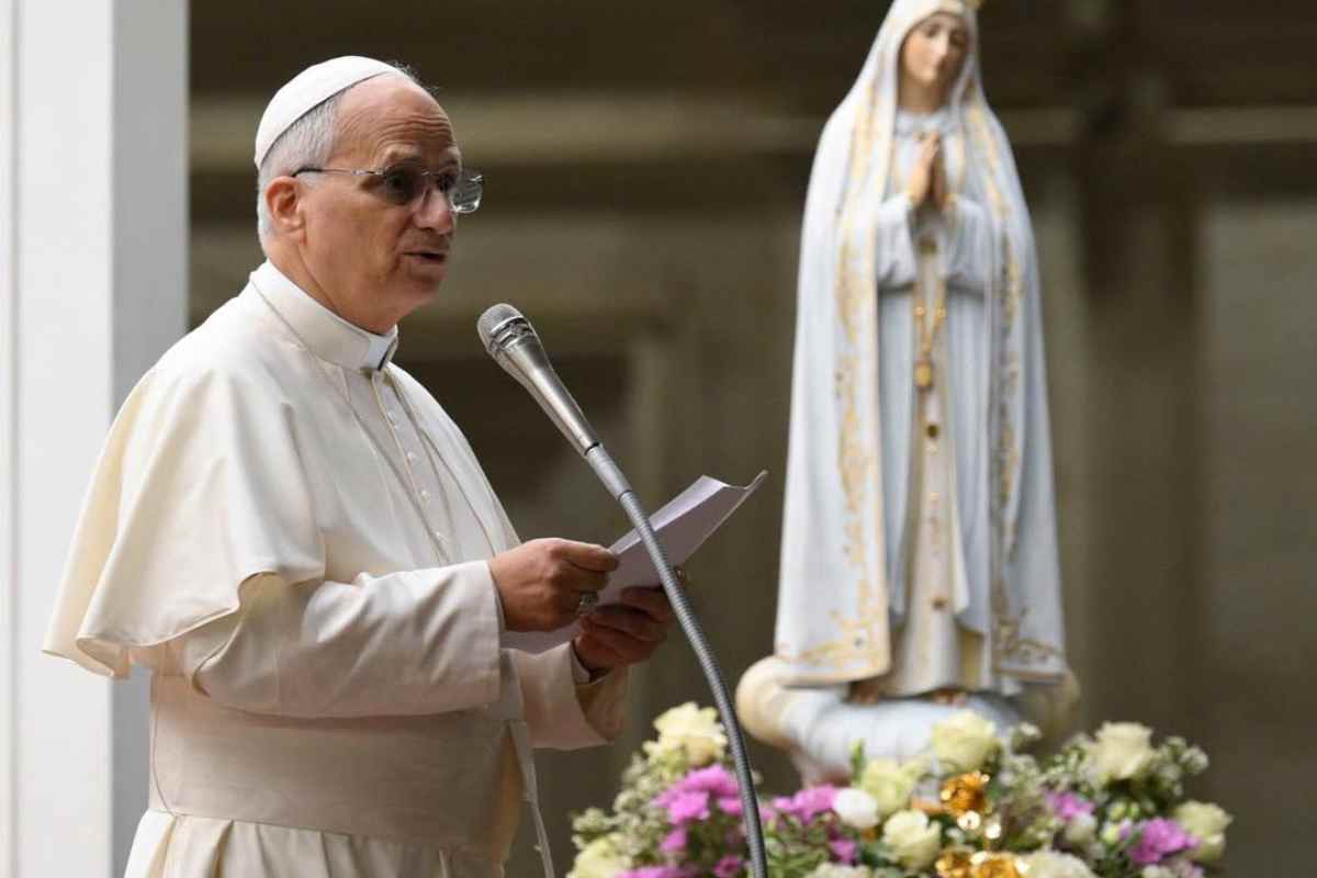 Papa Leone XIV al microfono