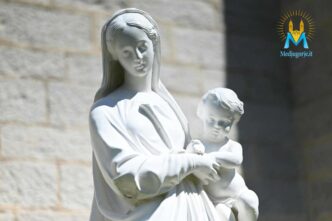 Statua della Vergine Maria