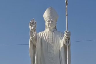 statua Papa Leone XIV